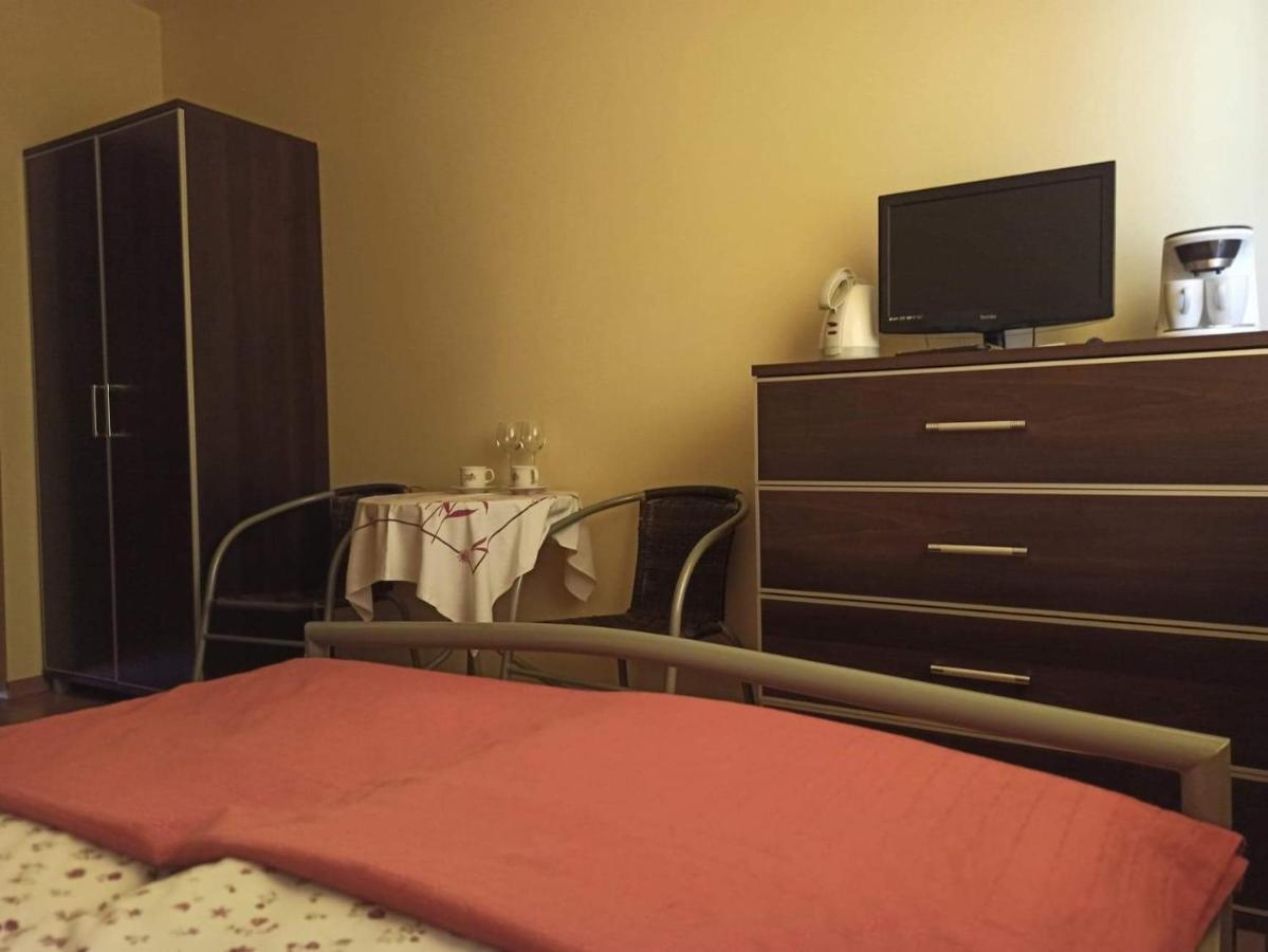 Apartamento Przylesie Uniejów Exterior foto