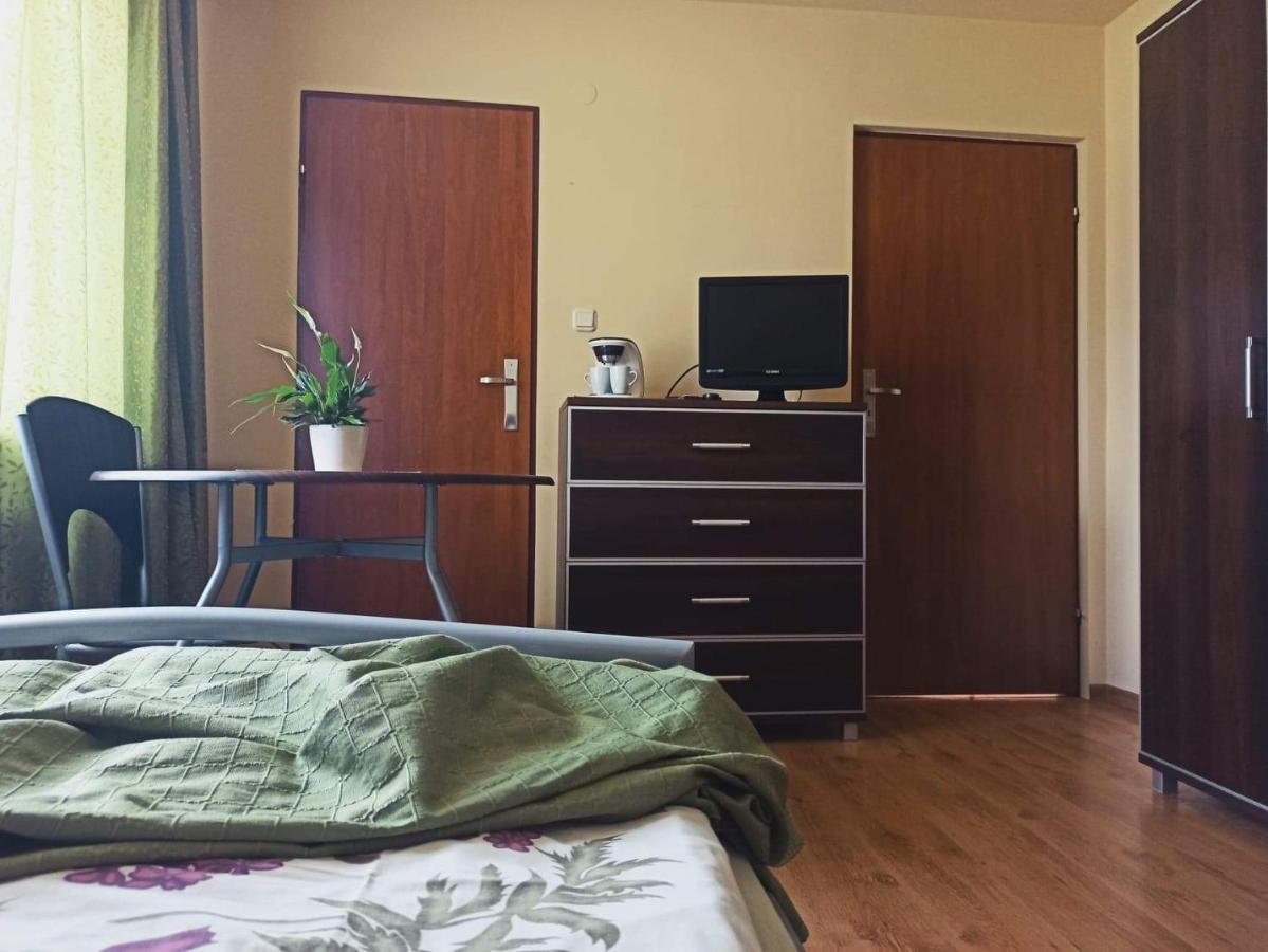 Apartamento Przylesie Uniejów Exterior foto