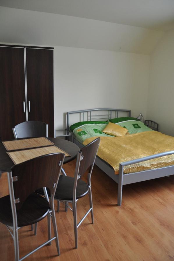 Apartamento Przylesie Uniejów Exterior foto